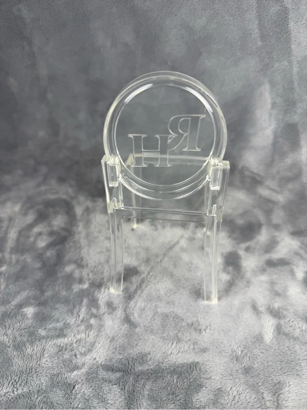 Rainbow High Dollhouse White Gold Table & Clear Chair